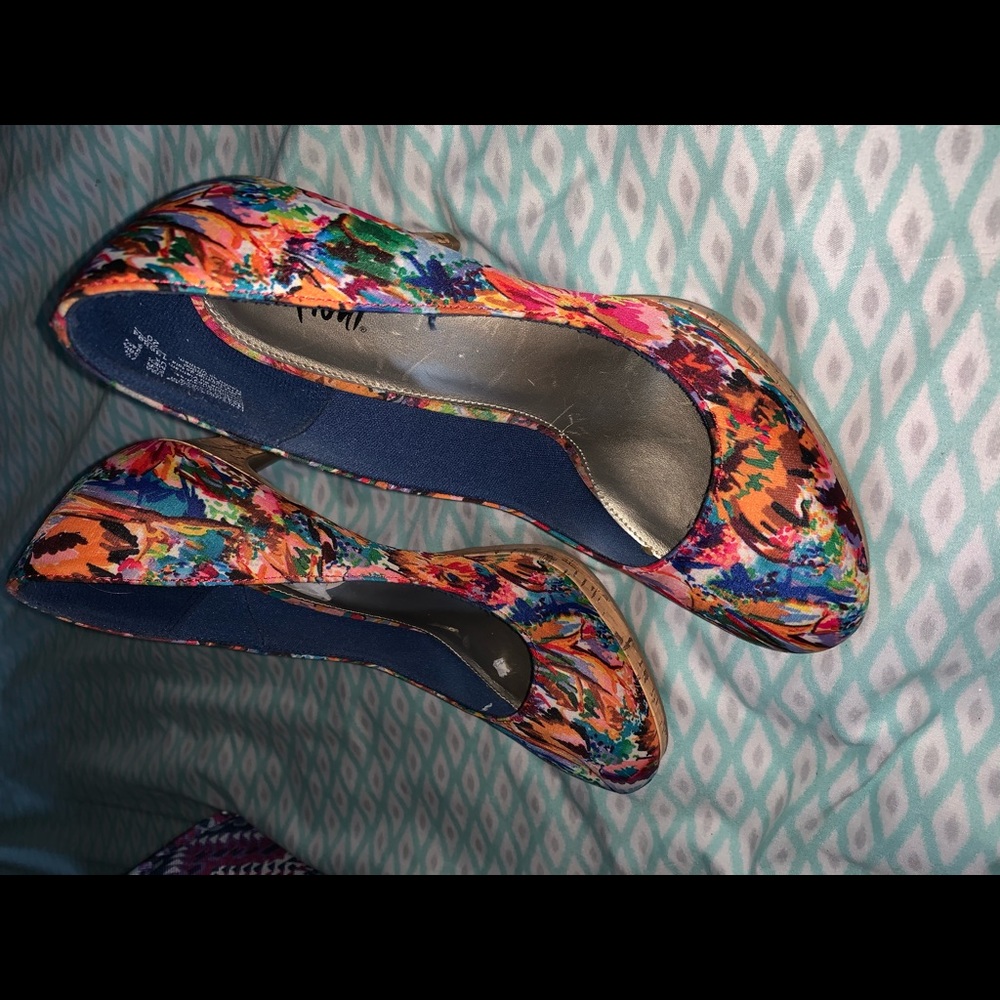 Multicolored high heels size 7.5
